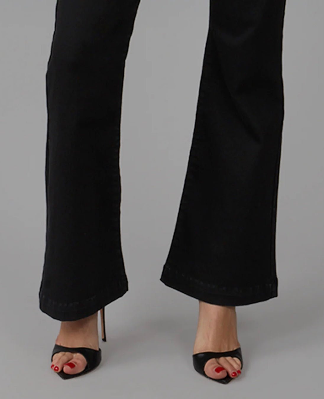 Alice - Onyx Jeans by LOLA - chic life.com